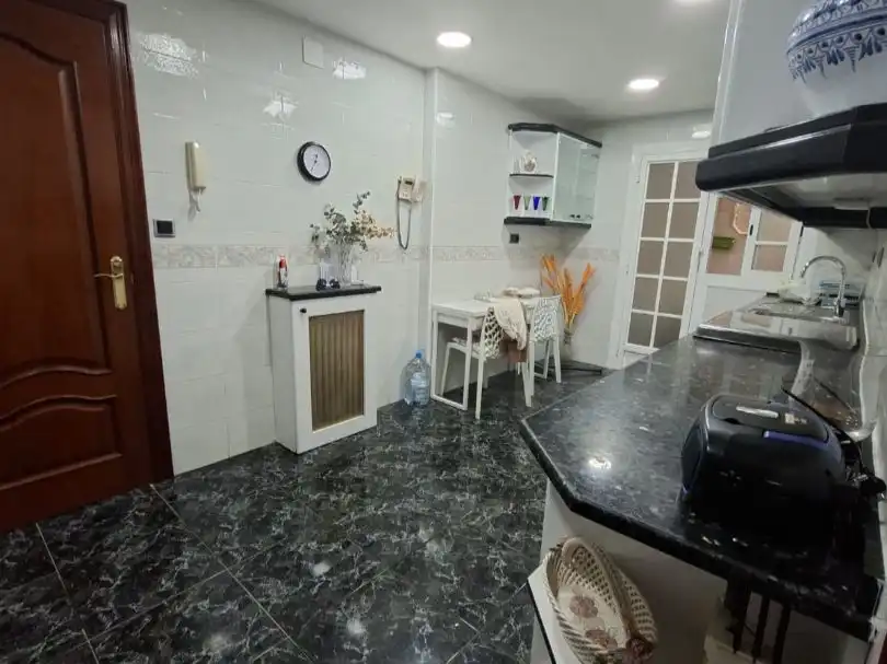 Piso con ascensor en venta en calle castillejos 259, imagen 3