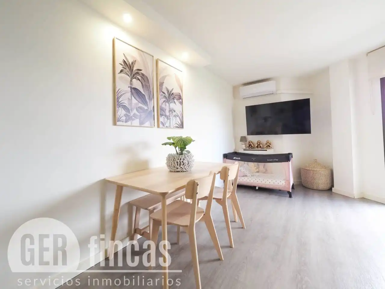Dining room of Flat for sale in Rubí  with Air Conditioner, Heating and Parquet flooring