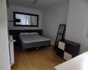 Dormitori de Casa o xalet per a compartir en  Madrid Capital amb Aire condicionat, Moblat i Rentadora