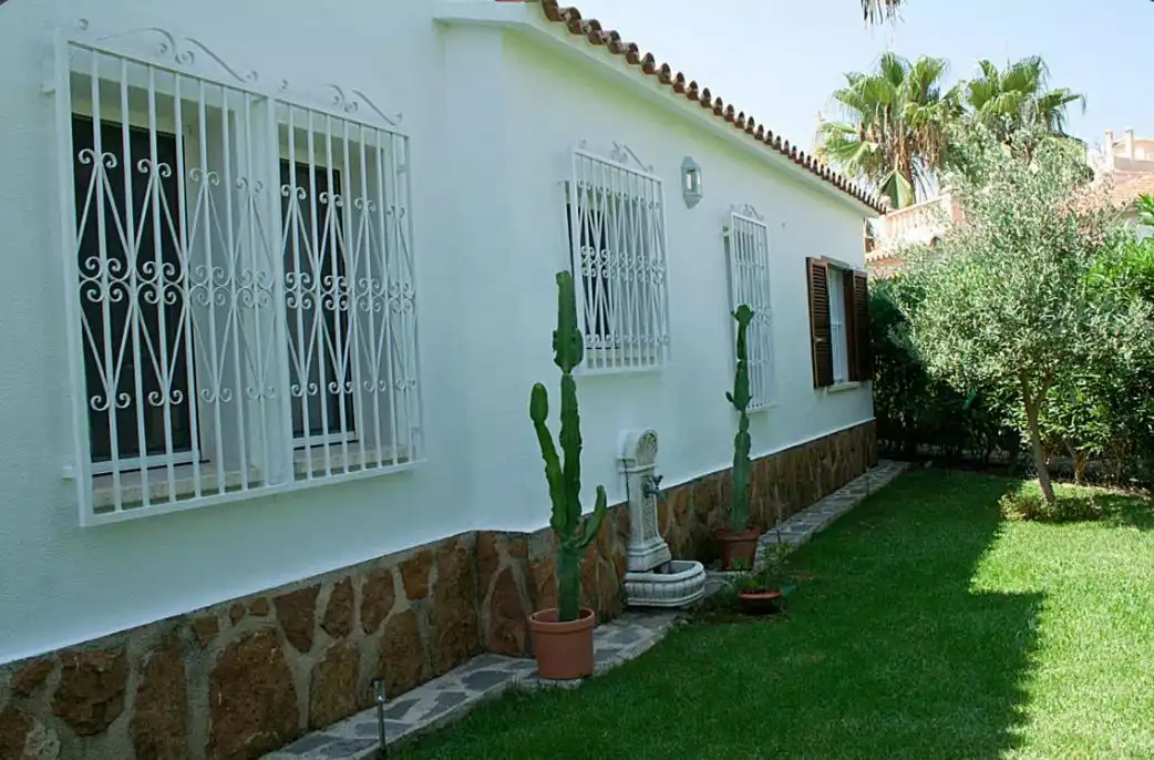 Jardín de Casa o chalet de alquiler en Oliva con Aire acondicionado, Calefacción y Jardín privado