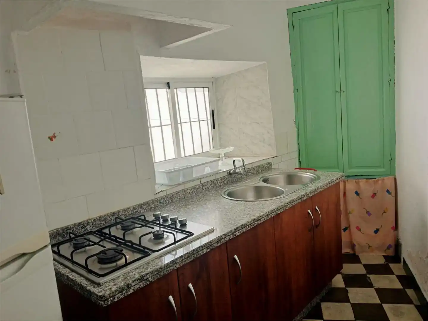 Cuina de Casa adosada en venda en Cala amb Jardí privat i Traster