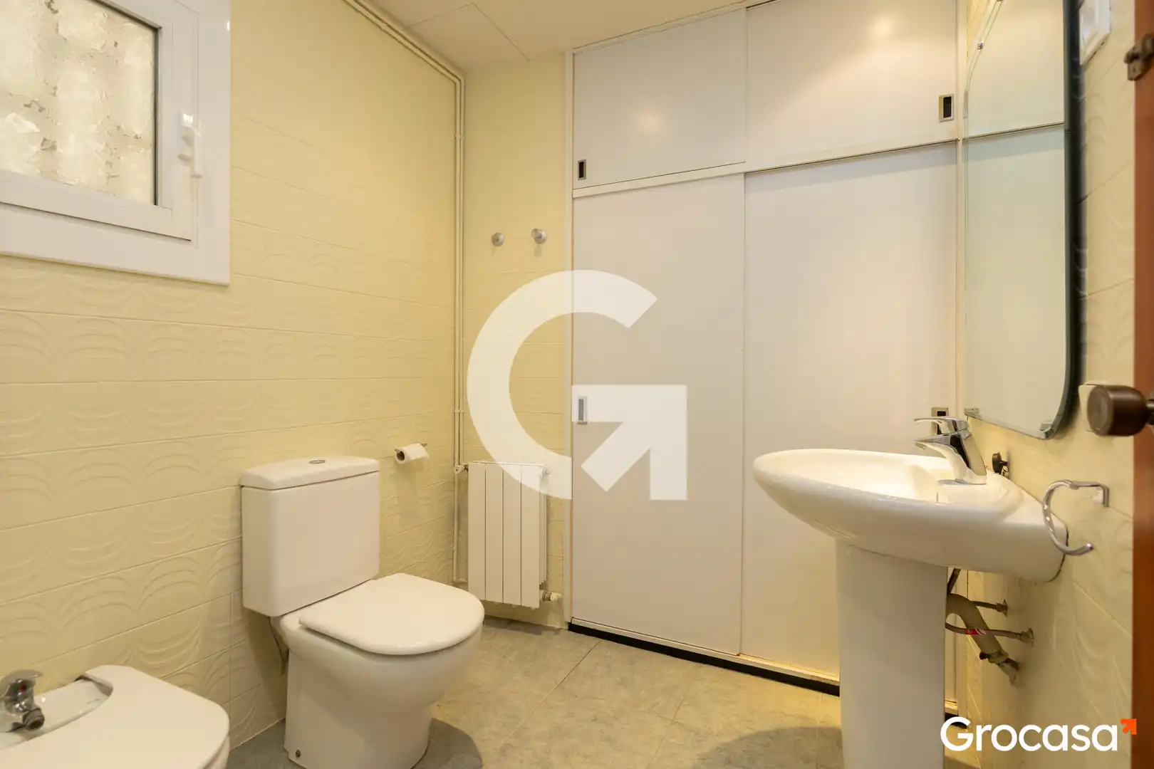 Baño de Piso en venta en Sant Vicenç Dels Horts con Calefacción, Terraza y TV