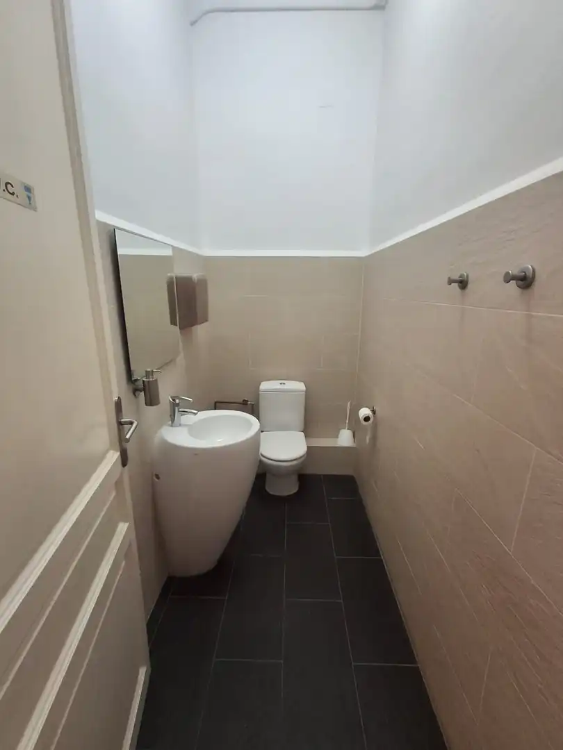 Bathroom of Office for rent in Barcelona  with Air Conditioner