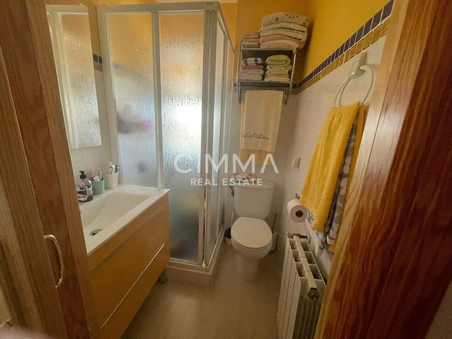 Bany de Casa o xalet en venda en La Nucia amb Aire condicionat, Jardí privat i Terrassa