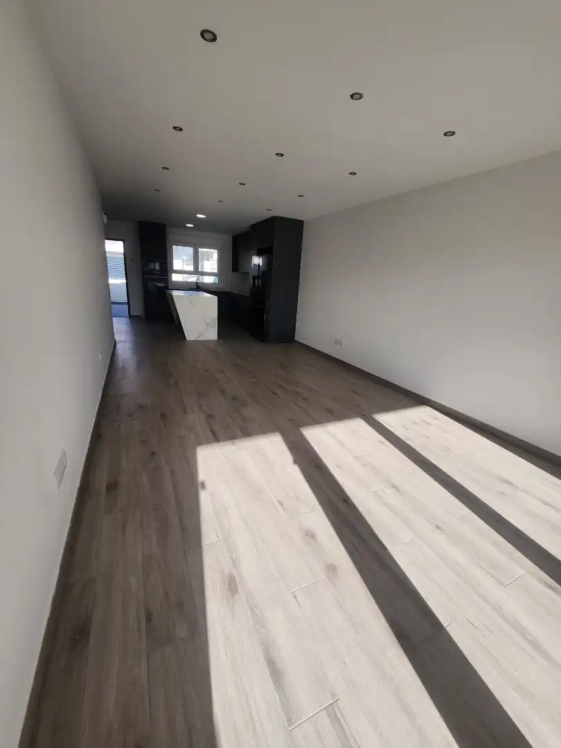 Sala de estar de Casa adosada en venta en Villalbilla con Calefacción, Jardín privado y Trastero