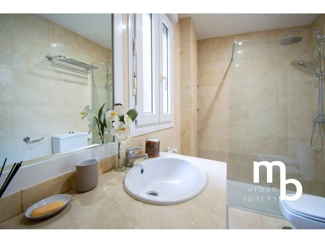 Baño de Piso en venta en Madrid con Aire acondicionado, Calefacción y Trastero