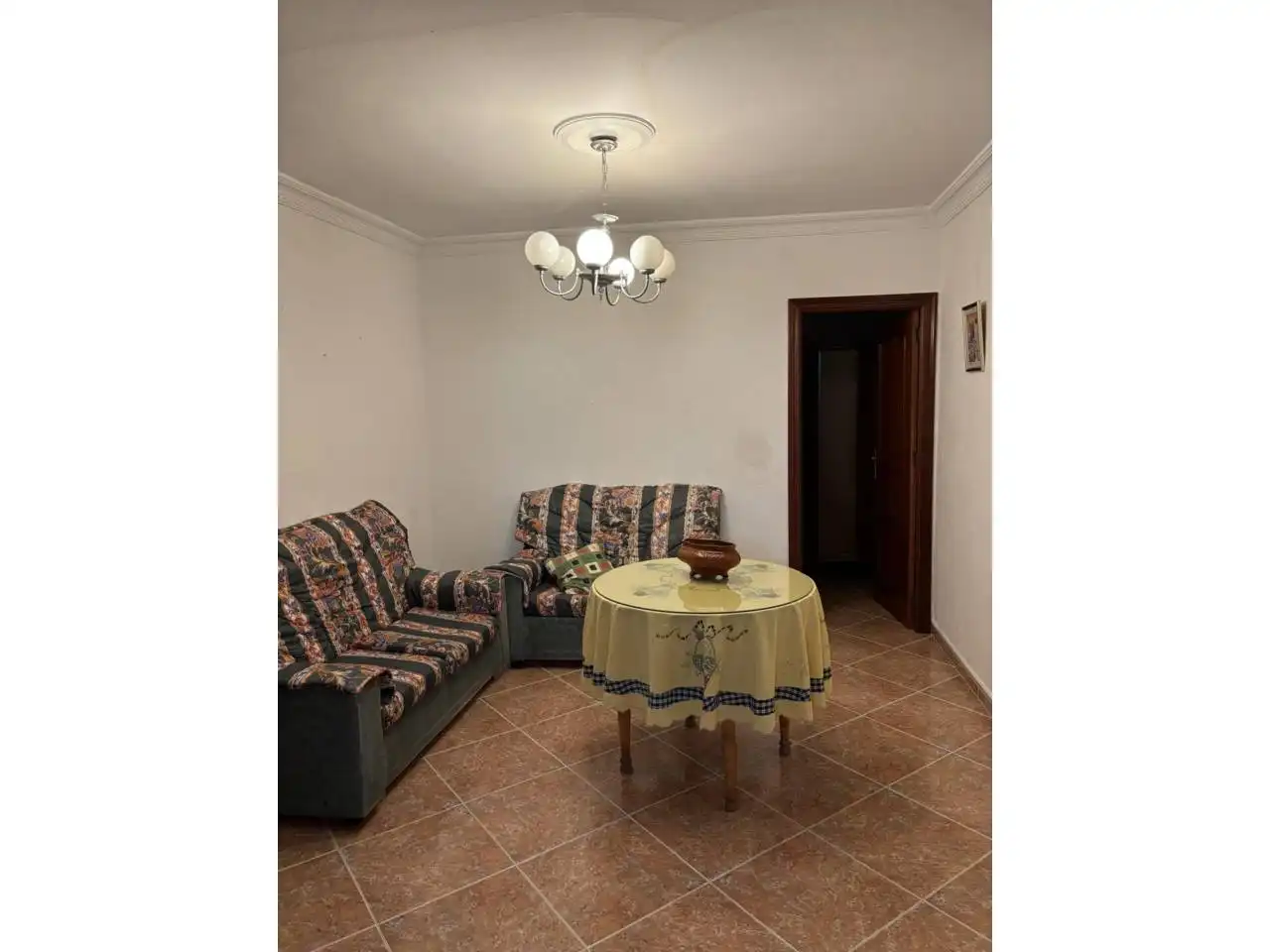 Sala d'estar de Casa o xalet en venda en San Bartolomé de la Torre amb Terrassa