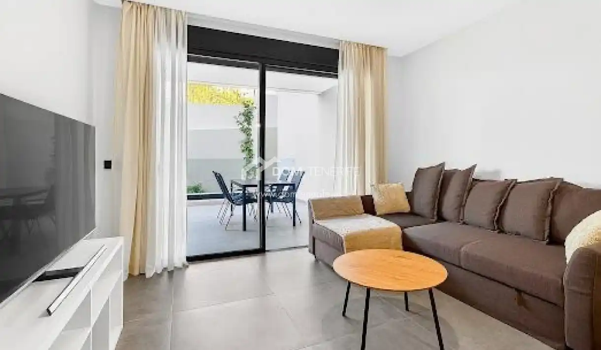 Sala de estar de Piso en venta en Adeje con Aire acondicionado, Terraza y Trastero