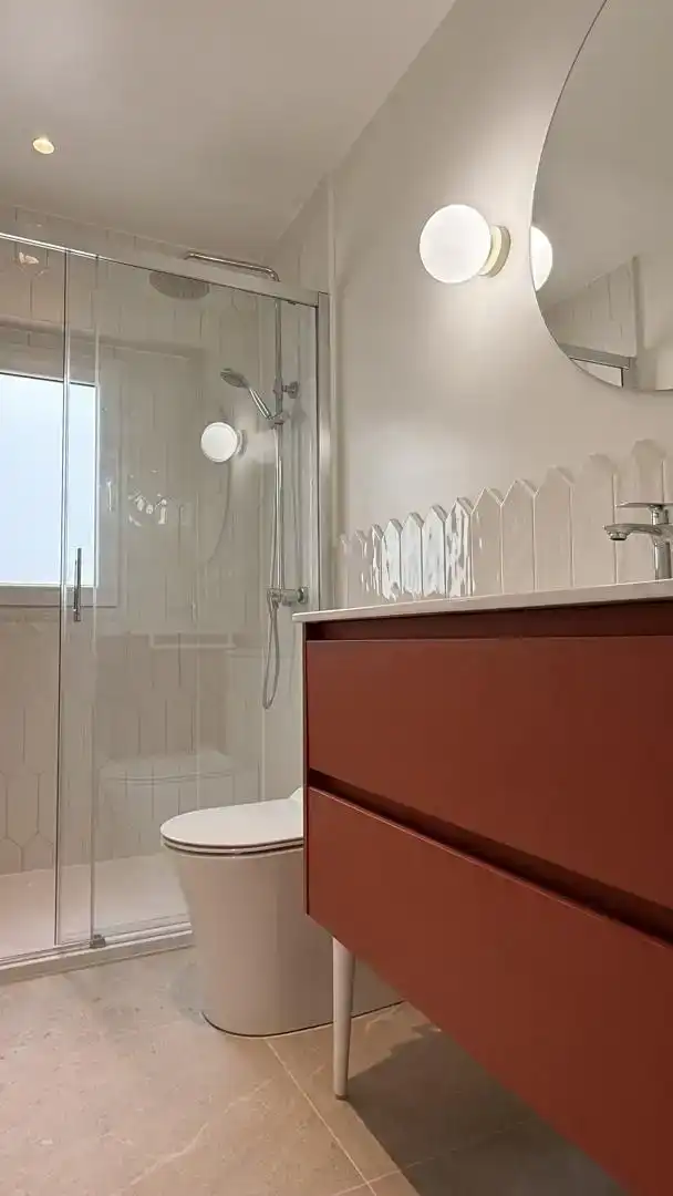 Badezimmer von Wohnung zur Miete in Elche / Elx mit Klimaanlage
