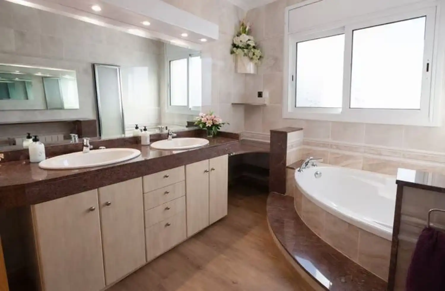 Baño de Casa o chalet de alquiler en Vacarisses con Aire acondicionado, Calefacción y Jardín privado