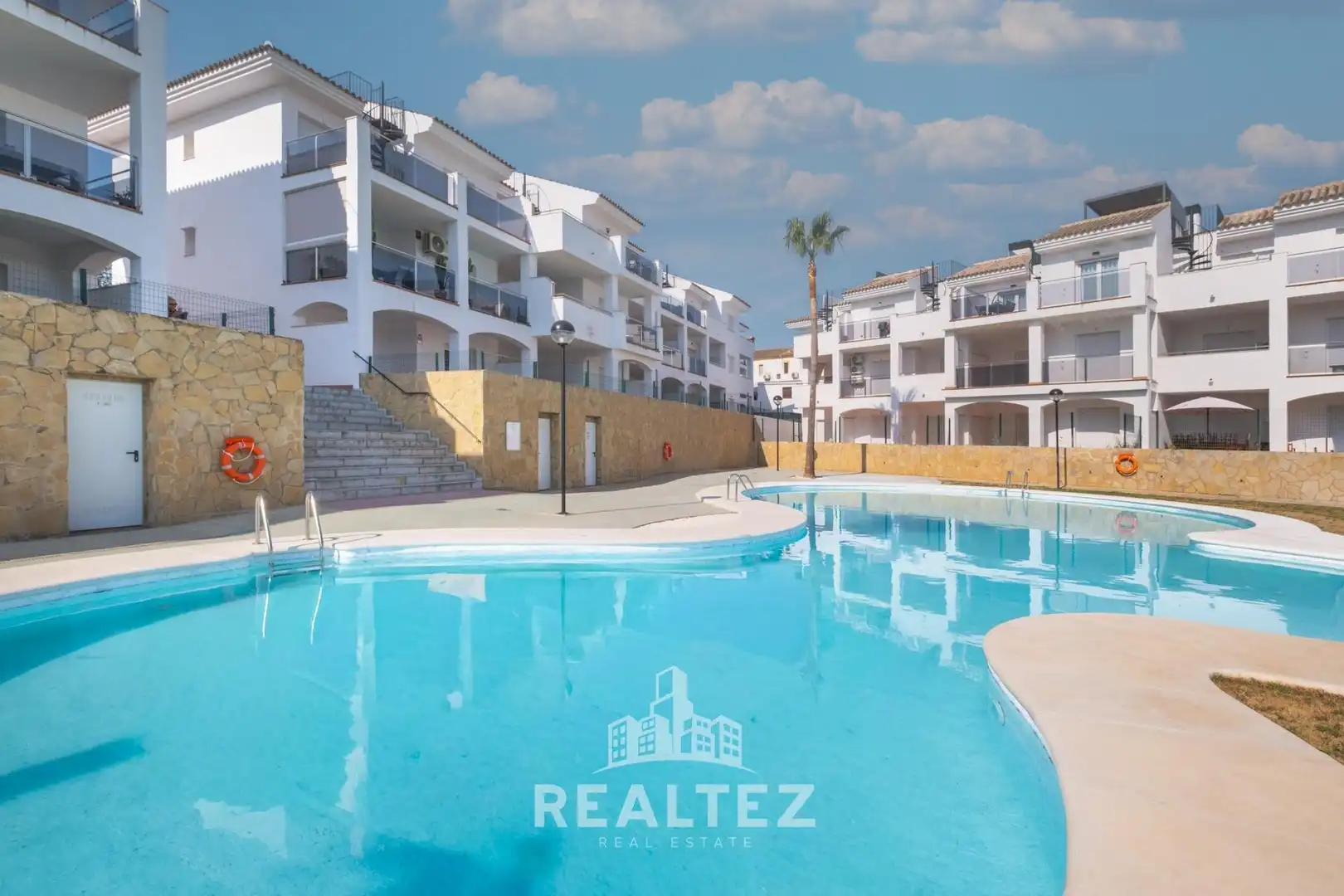 Vista exterior de Piso en venta en Arcos de la Frontera con Terraza y Piscina comunitaria