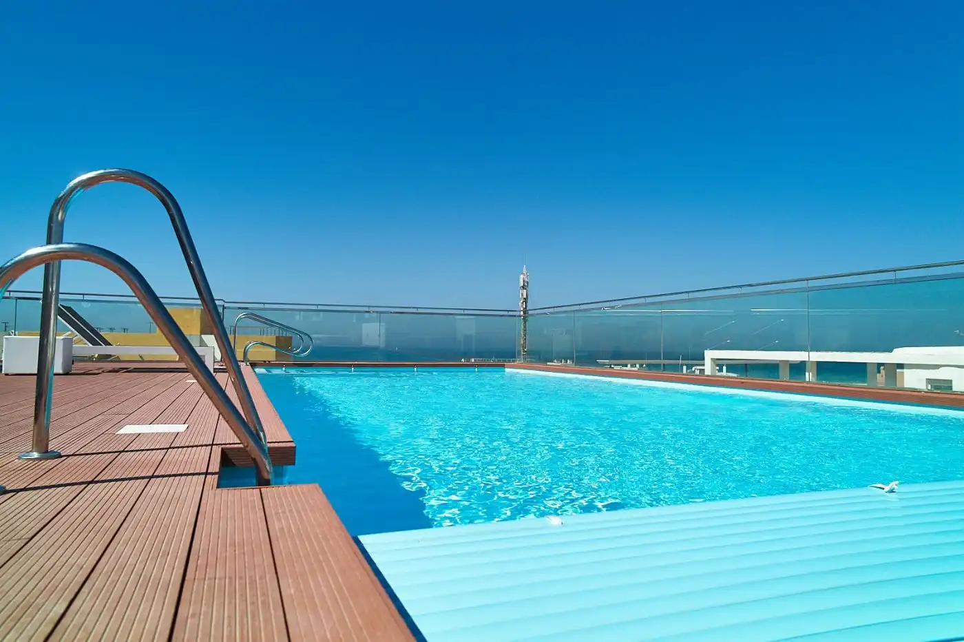 Apartamento con piscina en venta en Calle Numancia 11