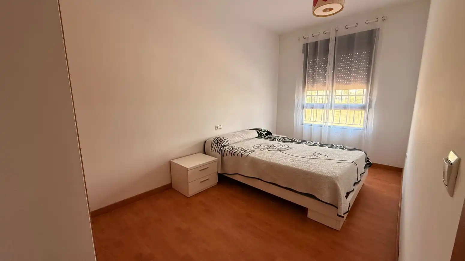 Schlafzimmer von Wohnung zur Miete in Sagunto / Sagunt mit Klimaanlage und Möbliert