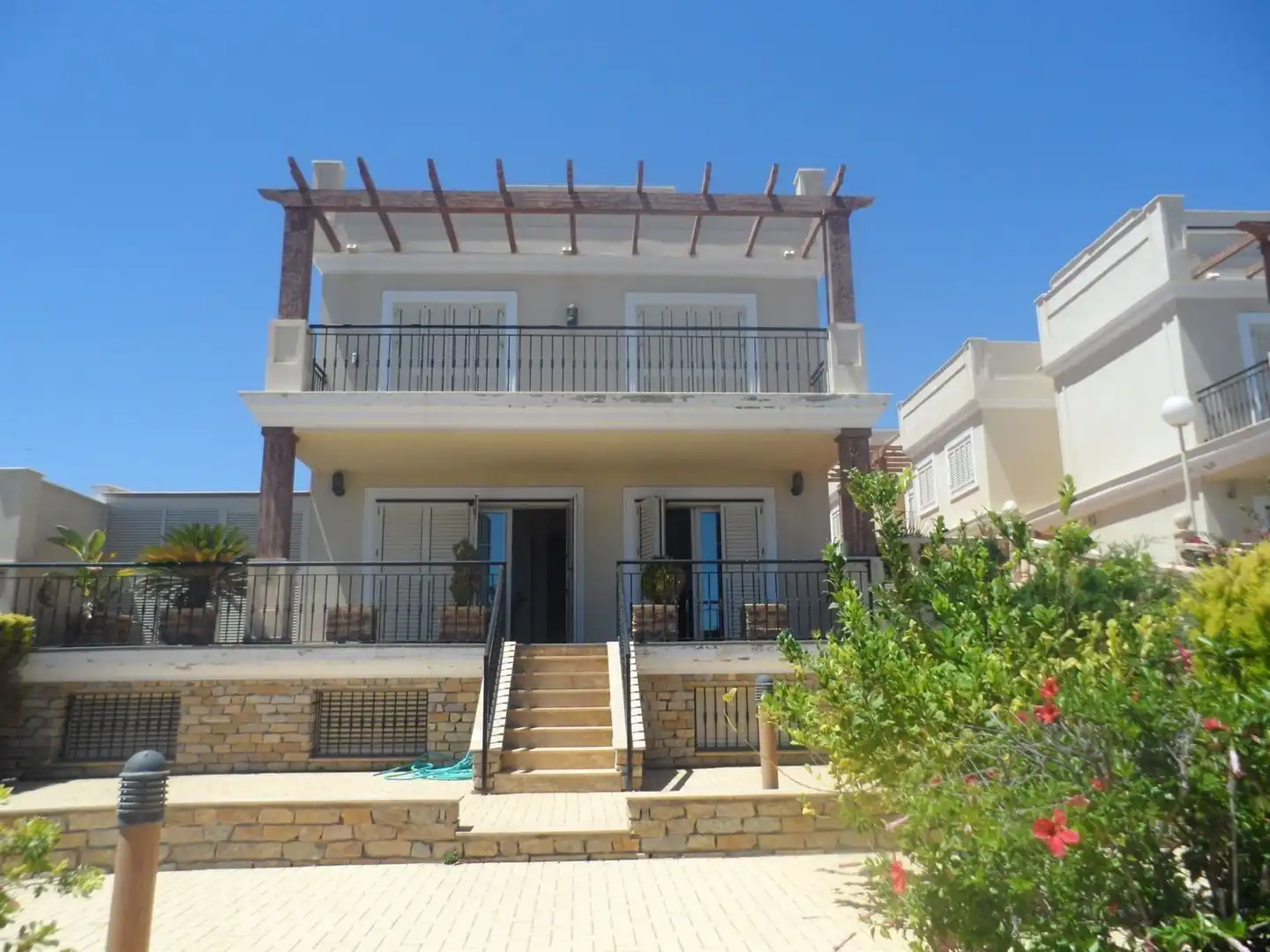 Vista exterior de Casa o xalet en venda en Cuevas del Almanzora amb Aire condicionat, Jardí privat i Terrassa