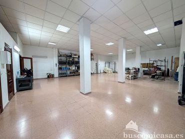 Local comercial en venda a Calle Romea