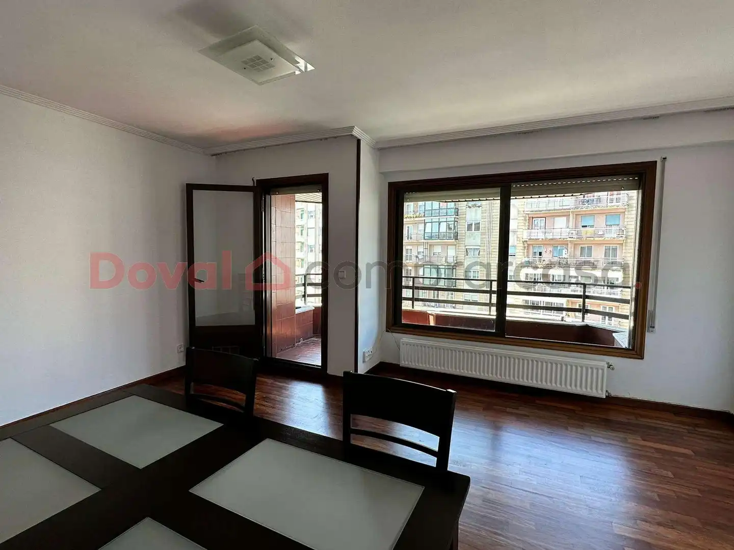 Living room of Flat for rent in Vigo   with Heating, Parquet flooring and Terrace