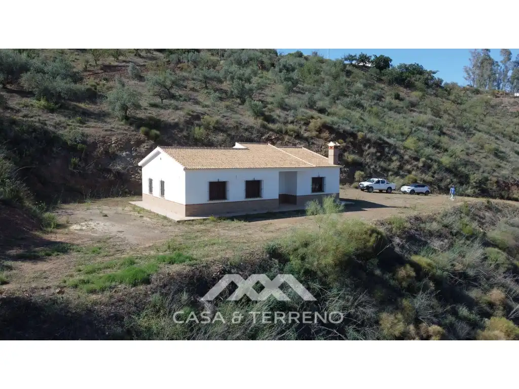 Vista exterior de Casa o xalet en venda en Colmenar amb Aire condicionat