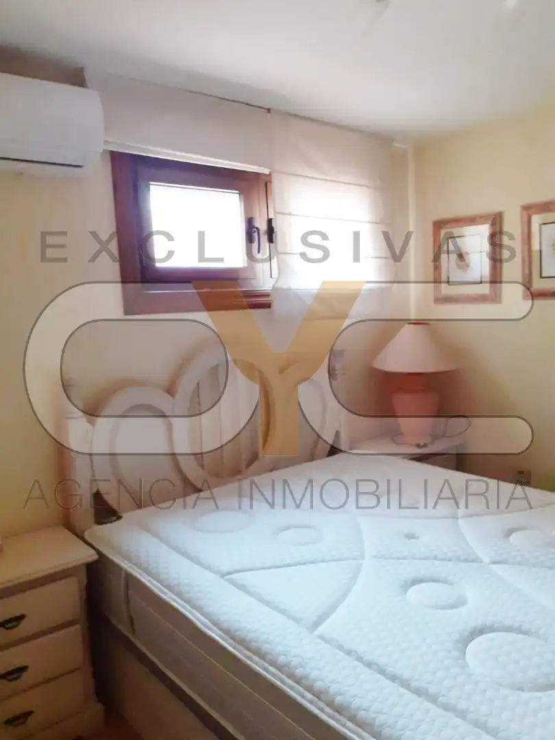 Habitación de Casa adosada en venta en Guardamar del Segura con Aire acondicionado, Terraza y Trastero