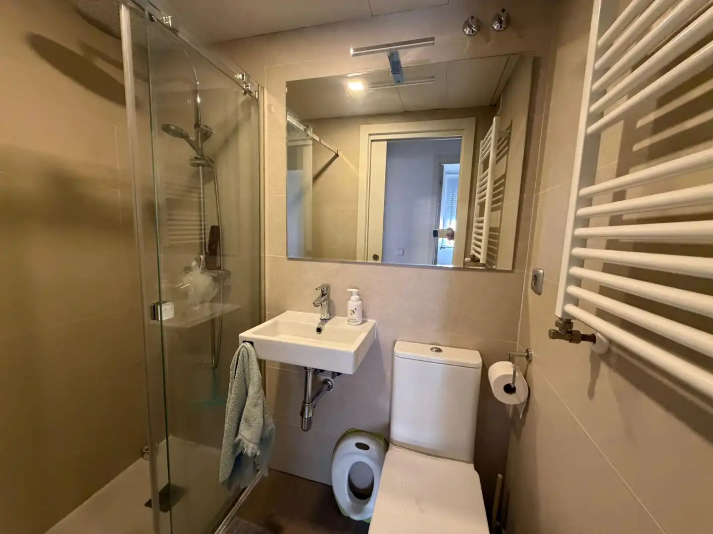 Baño de Piso de alquiler en Alcobendas con Aire acondicionado, Calefacción y Piscina comunitaria