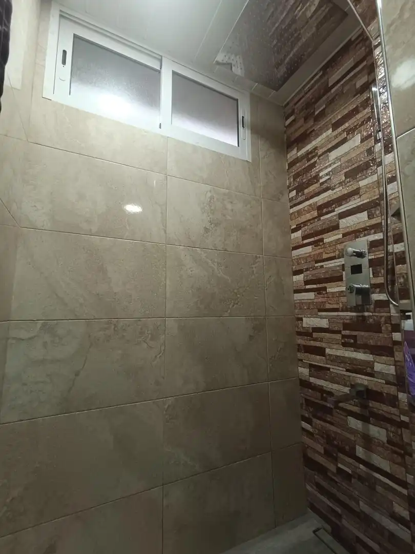 Bathroom of Flat for sale in Sevilla  with Air Conditioner and Furnished