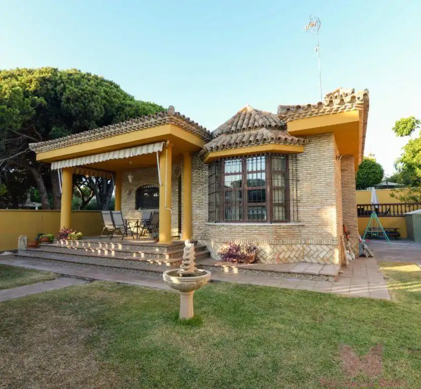 Garden of Houses for sale in Chiclana de la Frontera  with Air Conditioner, Swimming Pool and Alarm