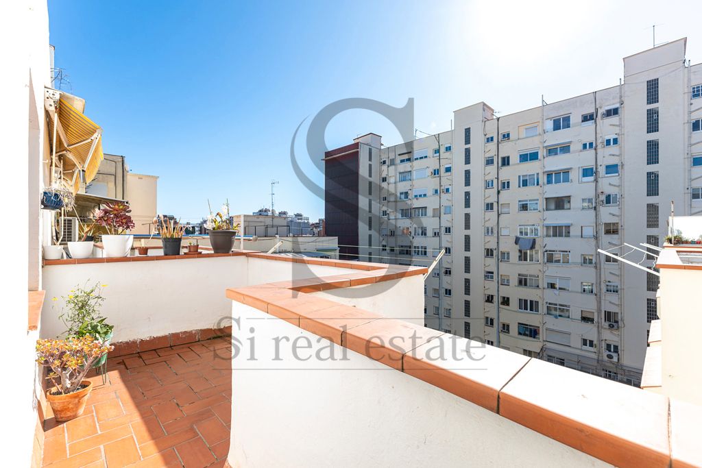 Vista exterior de Estudi en venda en  Barcelona Capital amb Terrassa