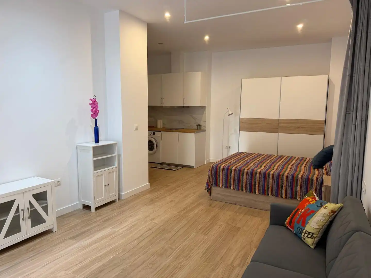 Habitación de Estudio de alquiler en Torremolinos con Aire acondicionado, Calefacción y Amueblado