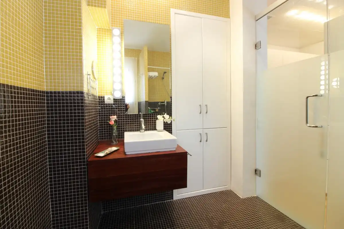 Baño de Piso de alquiler en Valencia con Aire acondicionado, Calefacción y Parquet