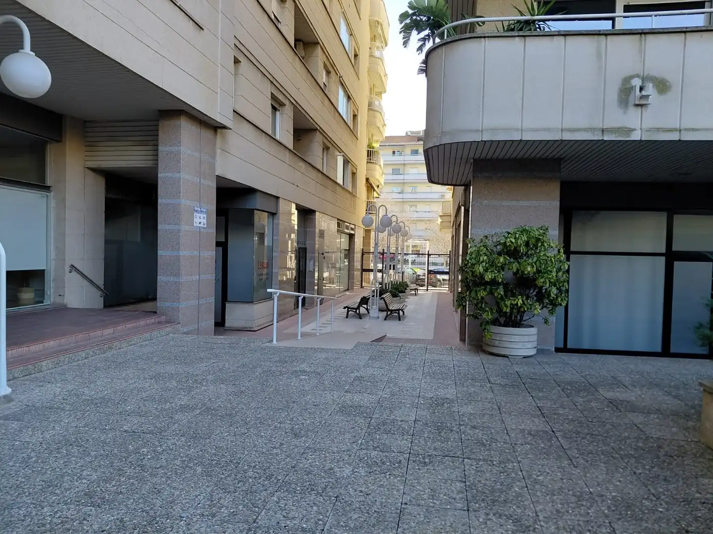 Vista exterior de Local de lloguer en Sant Cugat del Vallès amb Aire condicionat