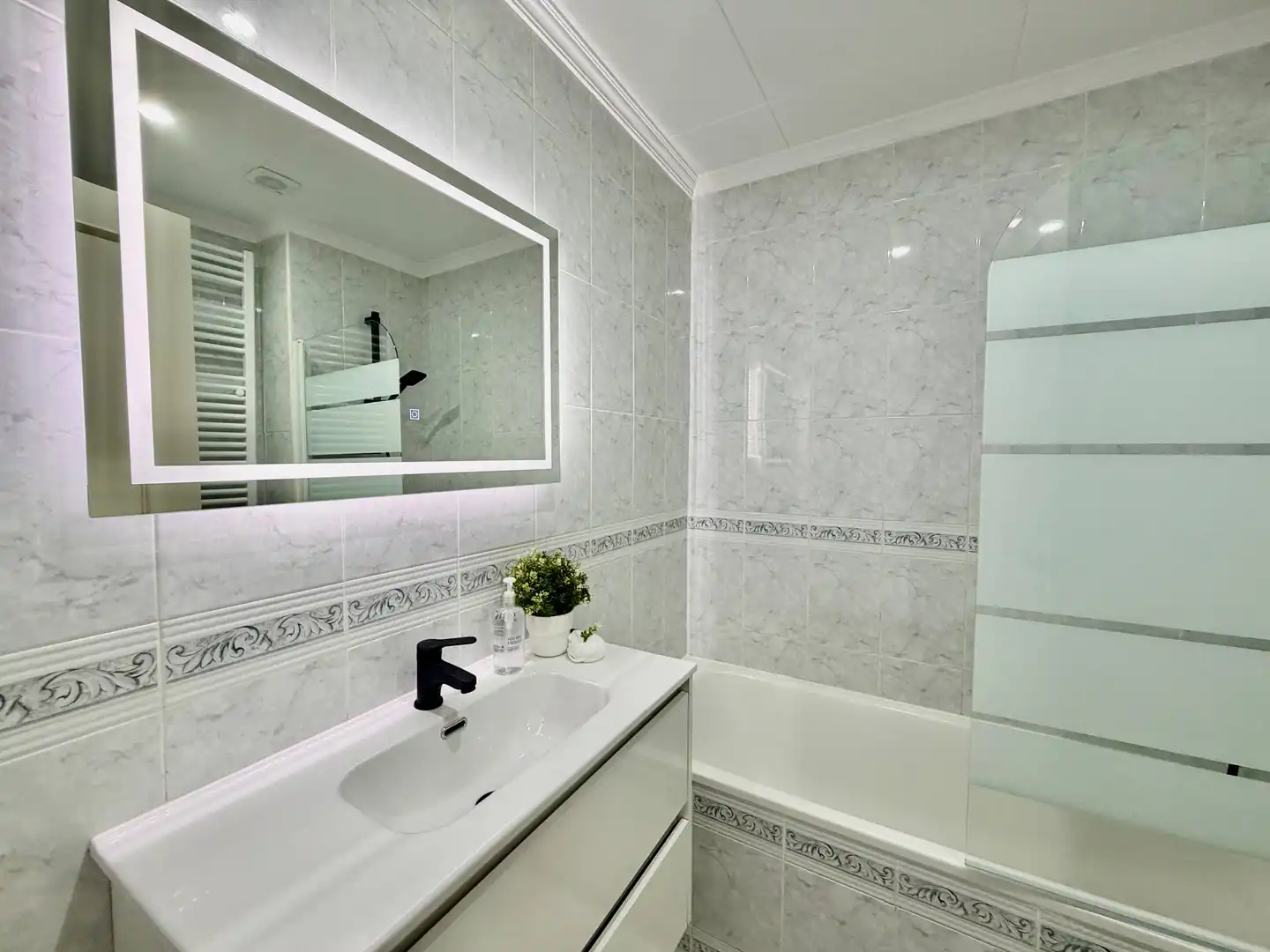 Baño de Apartamento en venta en Roses con Balcón