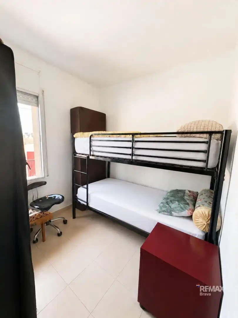 Dormitori de Apartament en venda en Girona amb Aire condicionat, Calefacció i Terrassa