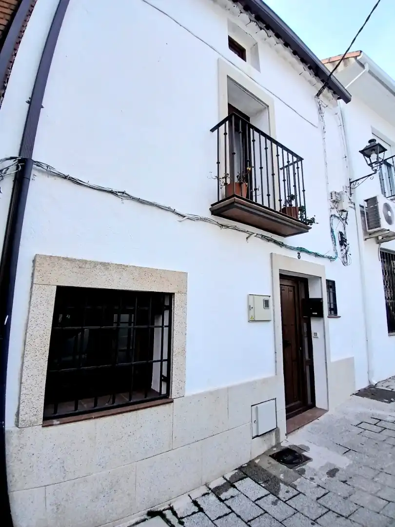 Exterior view of Houses for sale in San Martín de Valdeiglesias  with Heating, Terrace and Storage room
