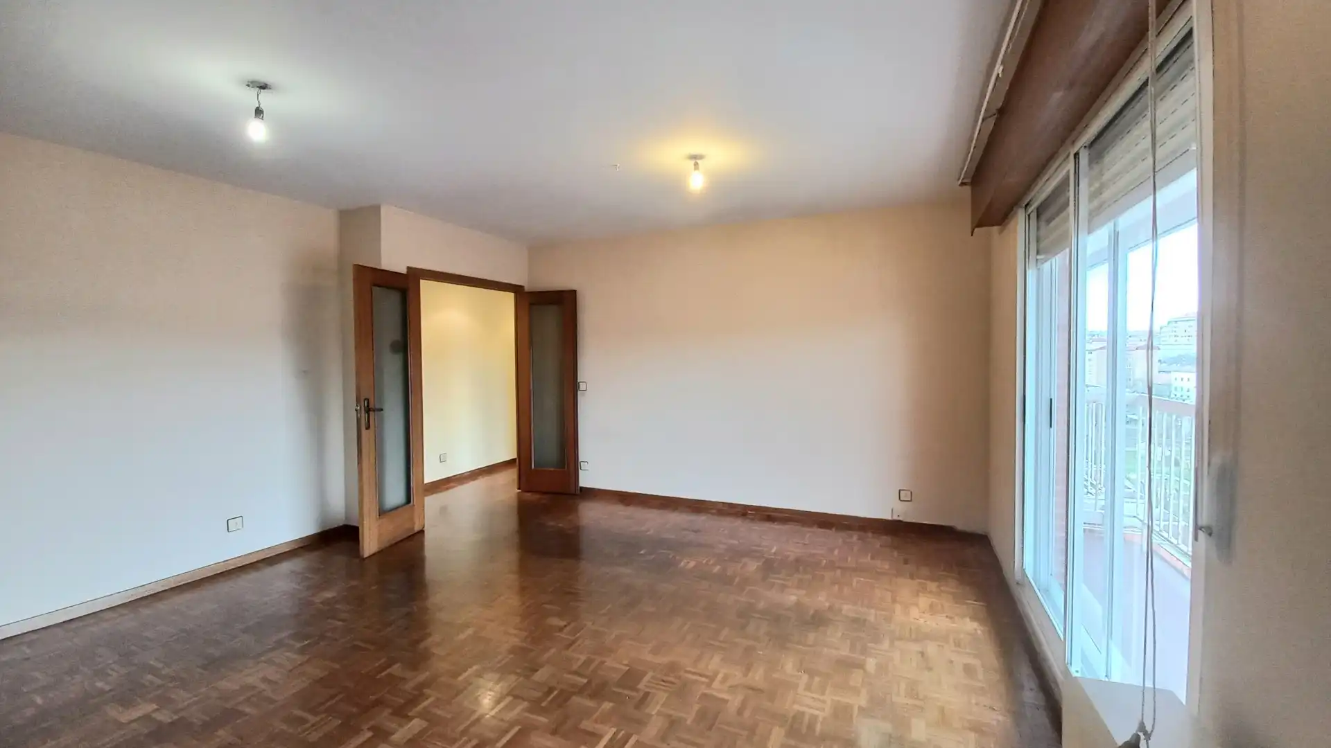 Living room of Flat for sale in Burgos Capital  with Heating, Terrace and Storage room