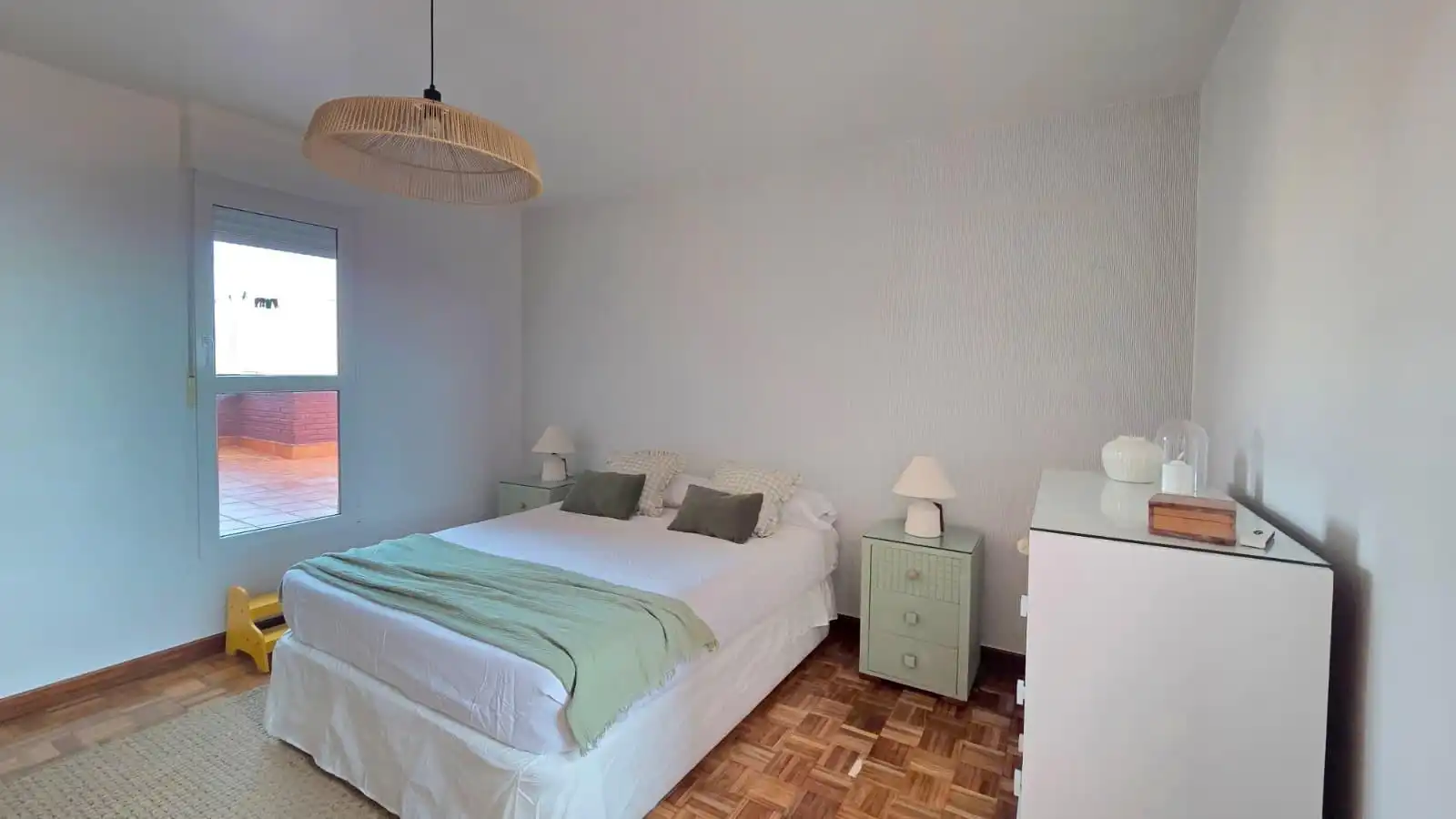 Schlafzimmer von Wohnung zur Miete in Santander mit Heizung, Parkett und Terrasse