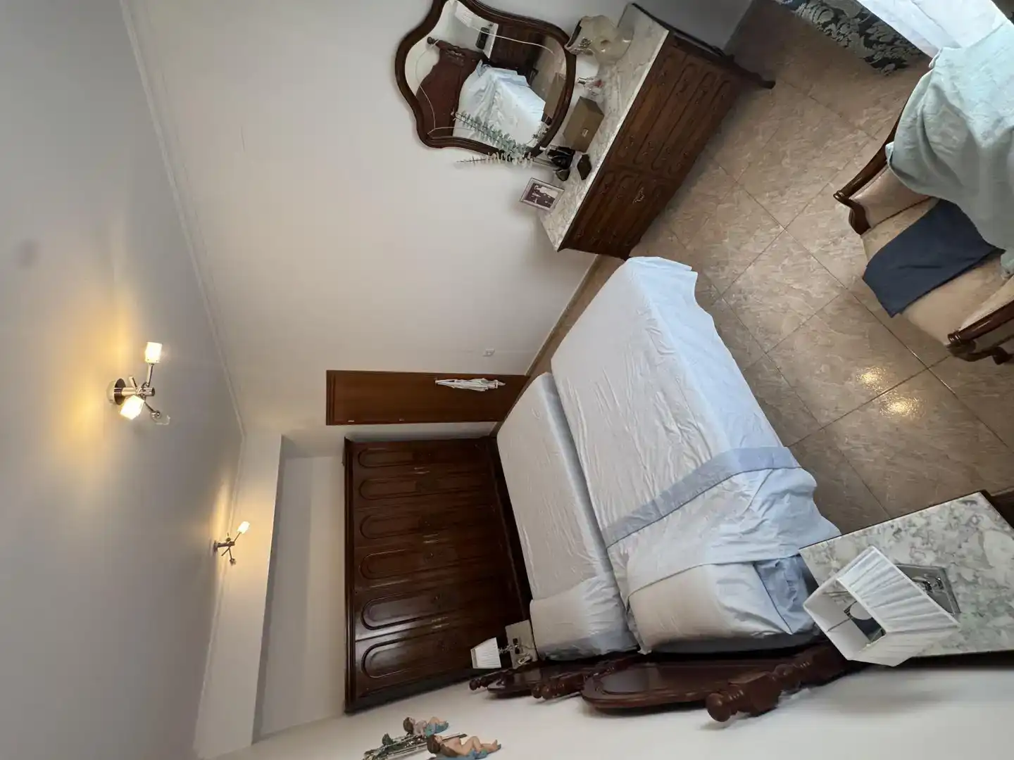 Habitación de Casa adosada en venta en Monesterio con Parquet, Amueblado y Horno