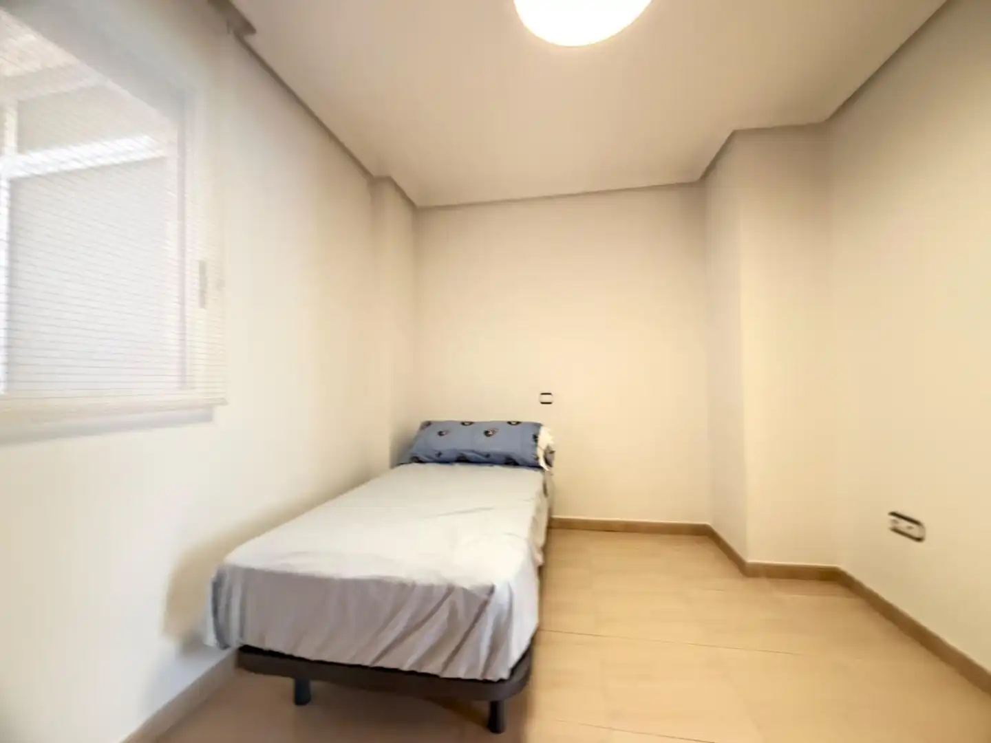 Habitación de Piso de alquiler en Alicante / Alacant con Aire acondicionado, Amueblado y Piscina comunitaria