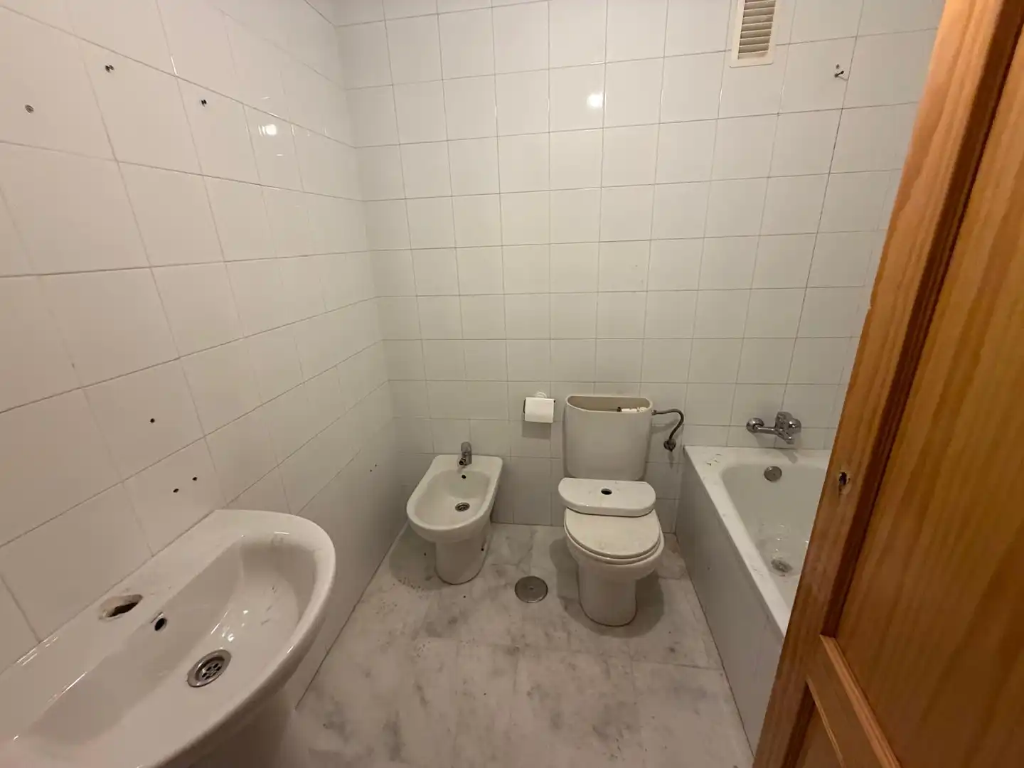 Badezimmer von Wohnung zum Verkauf in Coria del Río