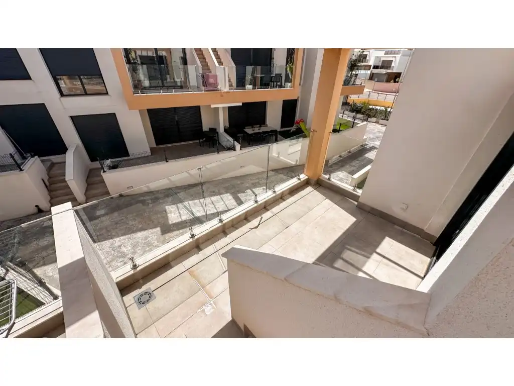 Terraza de Apartamento en venta en Torrevieja con Piscina