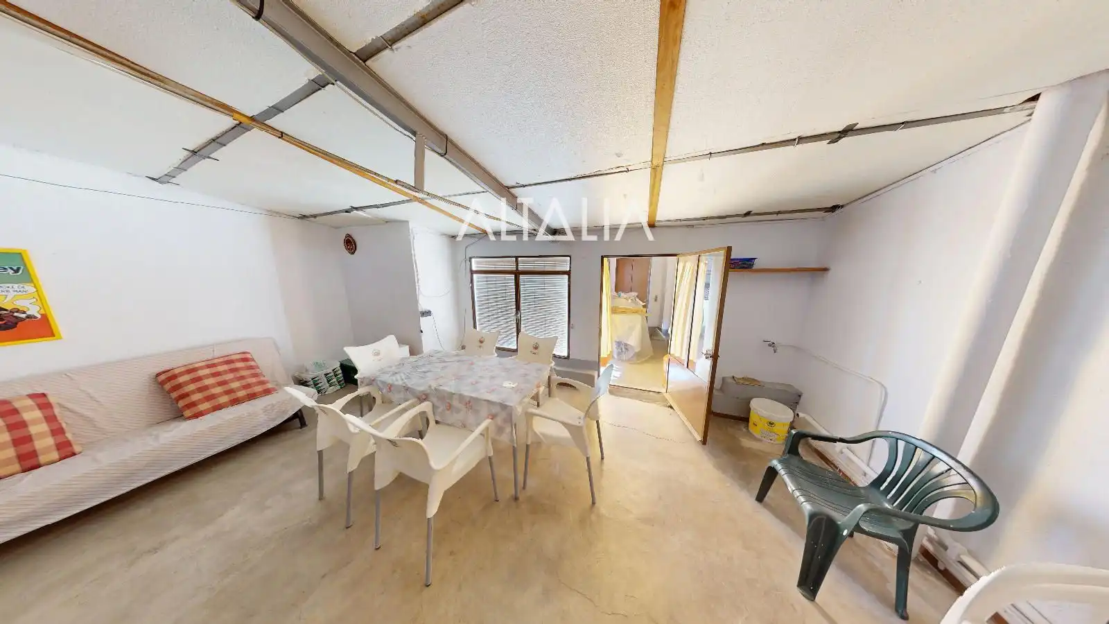Houses for sale in Pinarejo  with Air Conditioner, Heating and Furnished