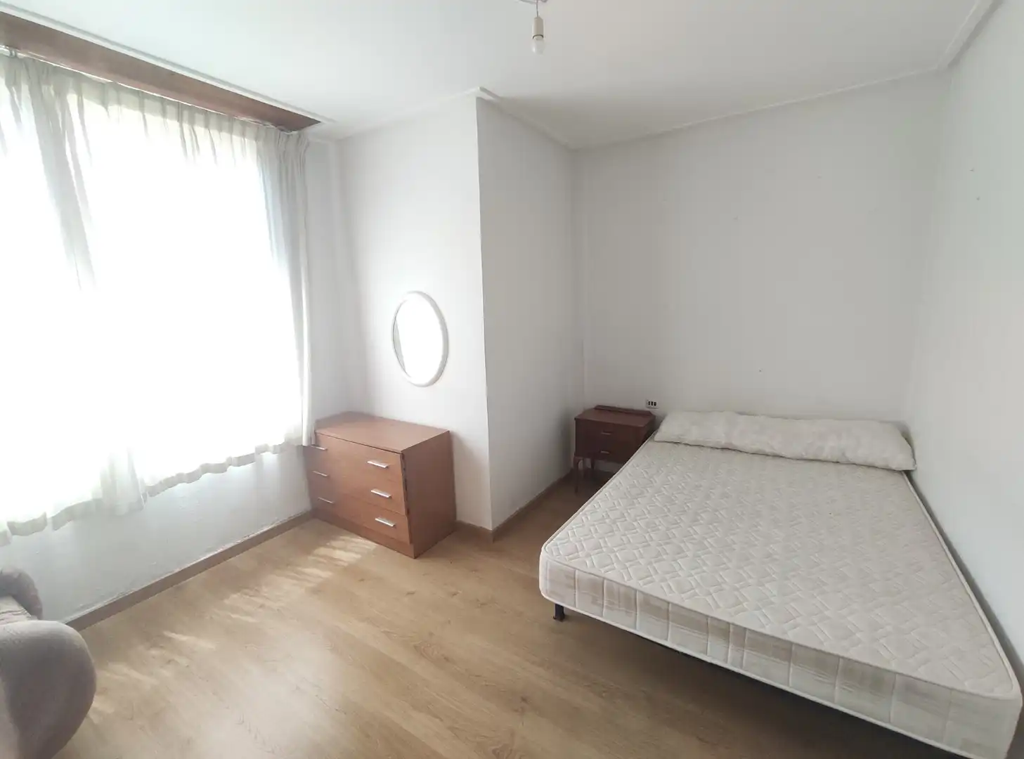 Schlafzimmer von Wohnung zur Miete in Ourense Capital  mit Heizung, Möbliert und Ofen