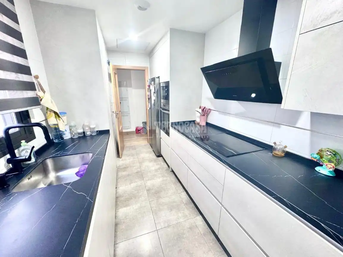 Kitchen of Flat for sale in Córdoba  with Air Conditioner, Heating and Terrace