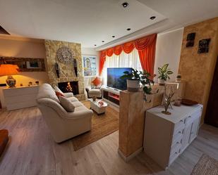Living room of House or chalet for sale in Noáin (Valle de Elorz) / Noain (Elortzibar)  with Heating and Balcony