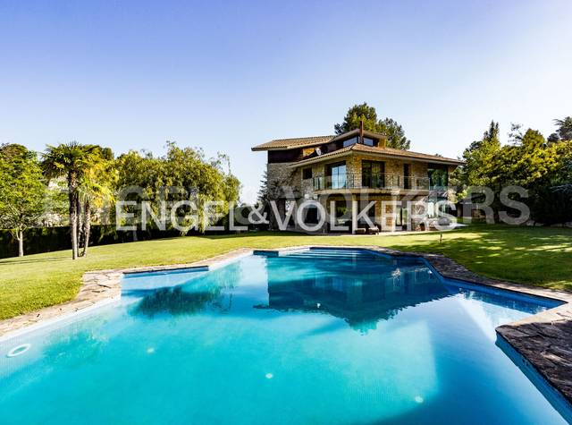 Casa-chalet en Venta en Gelida