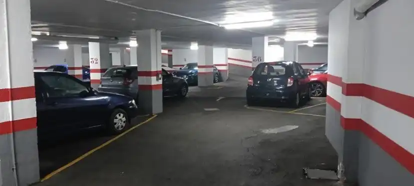 Parkplatz von Garage zum Verkauf in Zaragoza