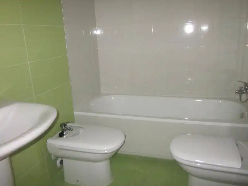 Badezimmer von Wohnung zum Verkauf in Elche / Elx mit Klimaanlage, Heizung und Balkon