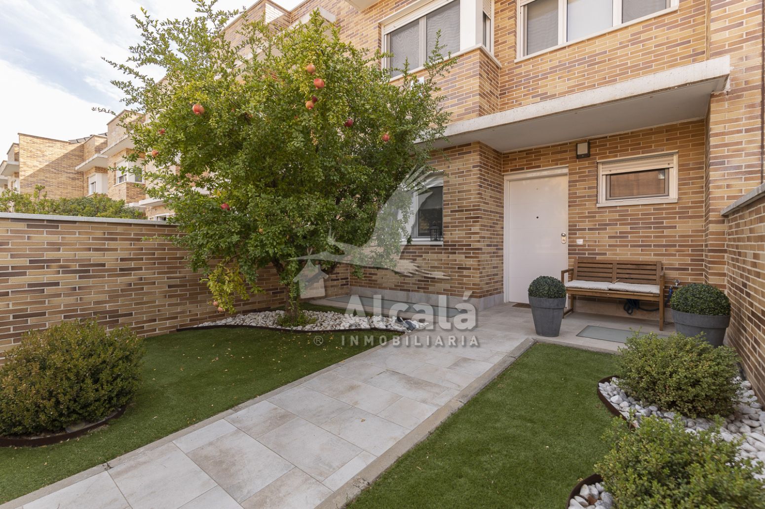 Garden of Single-family semi-detached for sale in Alcalá de Henares  with Heating, Private garden and Terrace