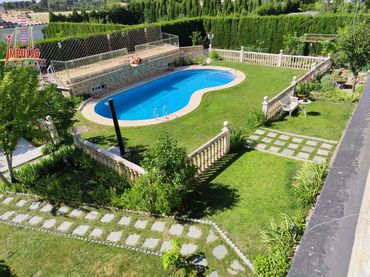 Xalet amb piscina en venda a Urbanizacion Agua Campada