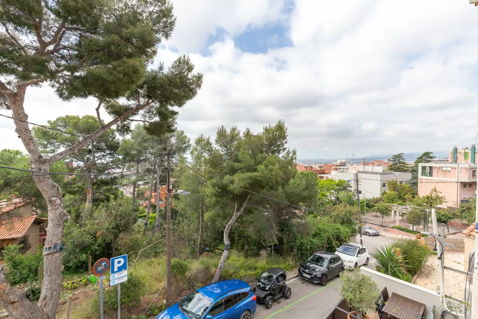 Parking de Casa adosada en venta en Esplugues de Llobregat con Calefacción, Terraza y Alarma