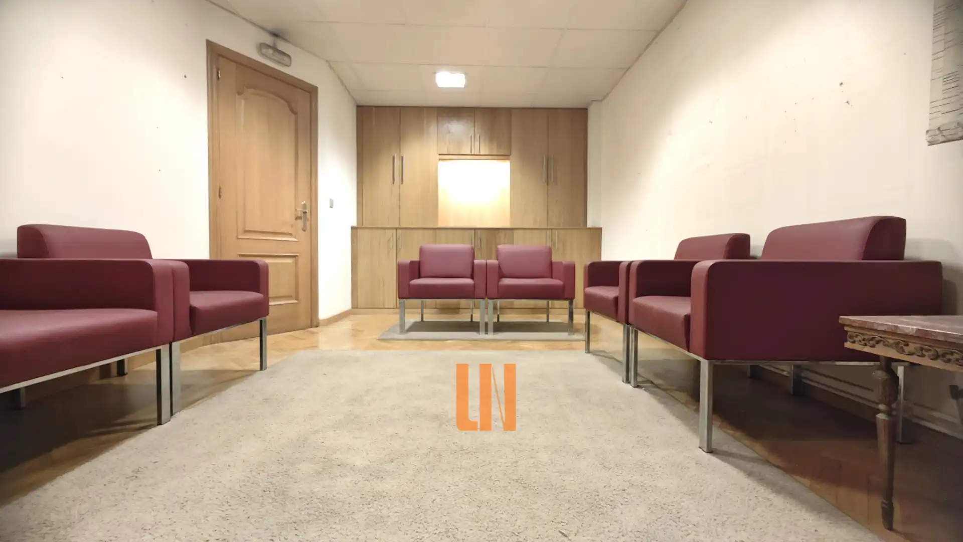 Büro zur Miete in A Coruña Capital  mit Heizung und Internet