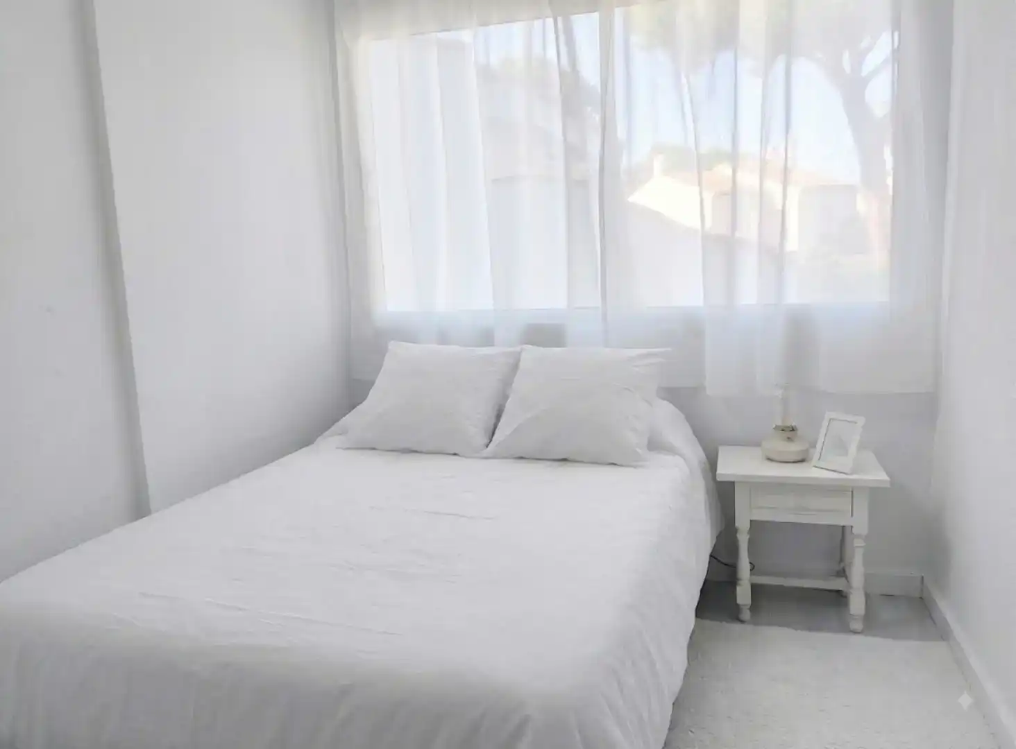 Dormitori de Casa adosada en venda en Estepona amb Aire condicionat, Jardí privat i Piscina
